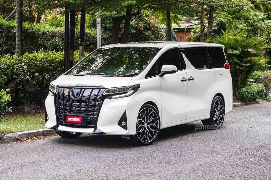  Toyota Vellfire by Permaisuri on Vossen Wheels (HF-2) 2018 года  (фото 1 из 10)